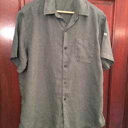 Genuine Mens Short Sleeved Mens Shirt
Excellent Condition worn once
Size XXL but comes up small probably L/XL
Khaki/Green