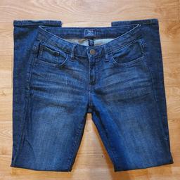 Gap kids
Skinny fit regular - coupe moulante
12 years old
Excellent like new conditon plenty of wear left in them 👍
RRP £22.95