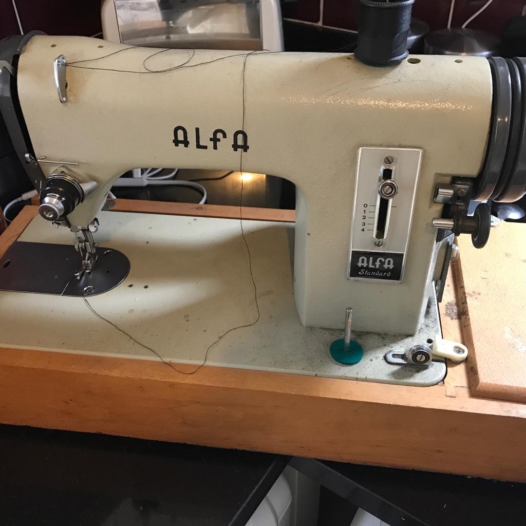 Vintage Alfa Sewing machine in BL2 Bolton für £ 20,00 zum Verkauf