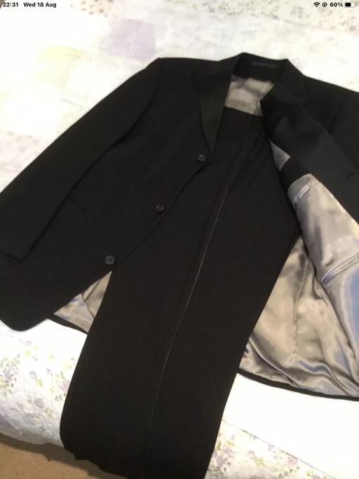 Buy & Sell West London Edgware Road - West London - Photos for Austin Reed Men Dinner Suit.