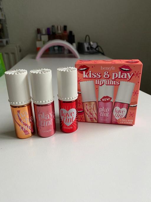 Buy & Sell West Midlands Birmingham - Photos for Brand new benefit lip tins 3 full size