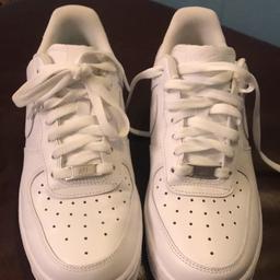 Worn once
Size 6
White
Like new