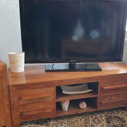 2 living room cabinets in solid oak 1 side cabinet 1 tv cabinet excellent condition cost was 500 each would like 150 o.n.o for both comes from smoke free and pet free home reason for selling is due to house move and too big to take collection only from Mansfield area .