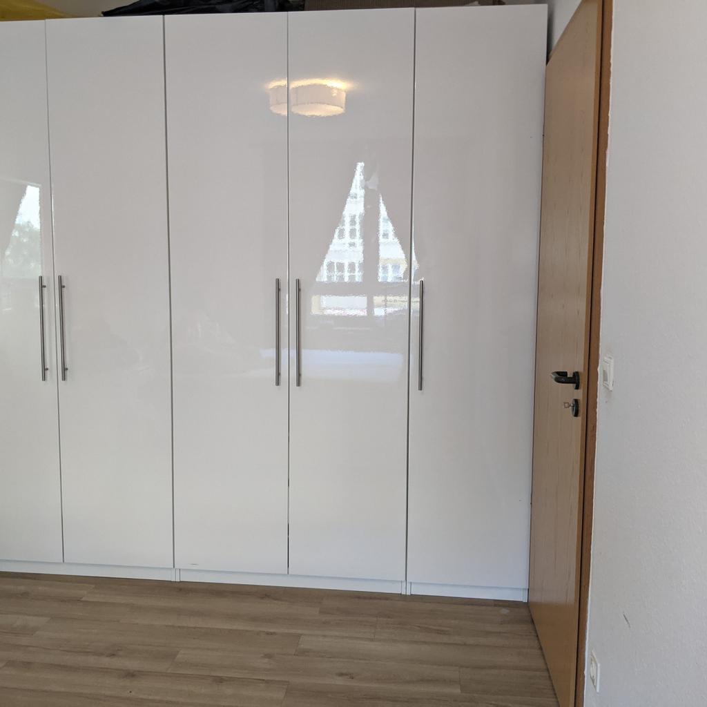 Ikea Pax Kleiderschrank Hochglanz Weiß 2,5m in 13355 Gesundbrunnen für 400,00 € zum Verkauf