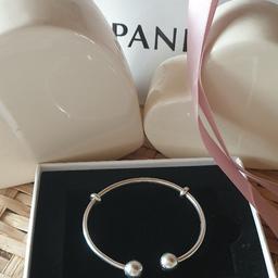 stunning Pandora bangle size 3 so small...silver
