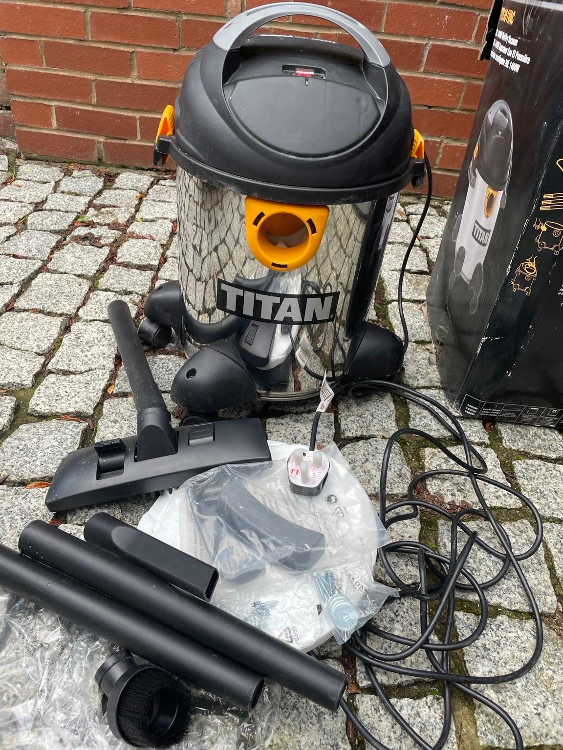 Titan Wet & Dry Vac in LS15 Leeds for £30.00 for sale Shpock