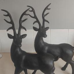2 stag ornaments
like new

brought from Sainsbury's £18 each

£10 for both