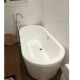 Freestanding Bath in used condition. Need gone ASAP. Open to offers. Any questions please ask.  Thanks