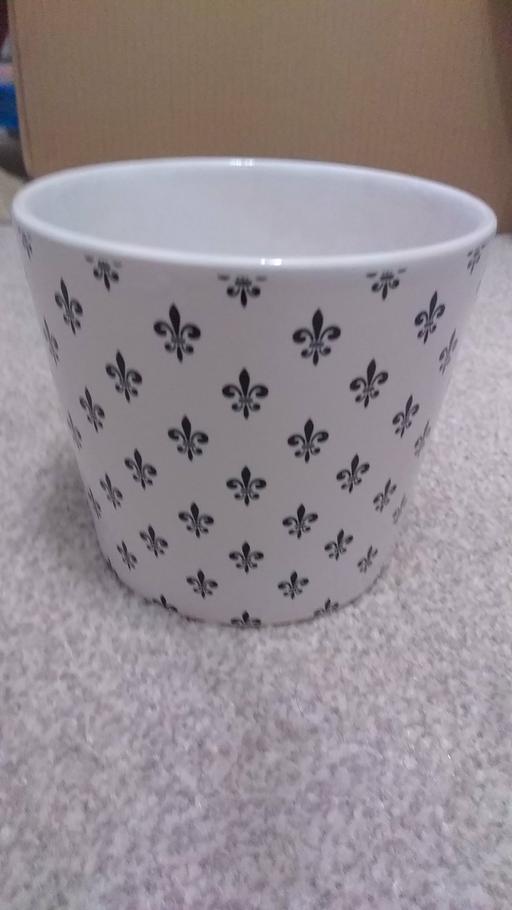 Buy & Sell Gloucestershire Tewkesbury - Photos for Plant Pot