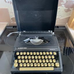 Vintage Silver Reed Silverette Portable Typewriter With Carry Case Manual 1970's