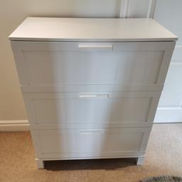 Chest of drawers, white
Height 39 inch. 99cm
Width 32inch 80cm
Depth 16 inches