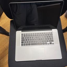 MacBook Pro 15 Zoll startet nicht aber funktioniert Akku ist noch gut fix preis 170 Euro ohne Netzteil es ist für Bastler
