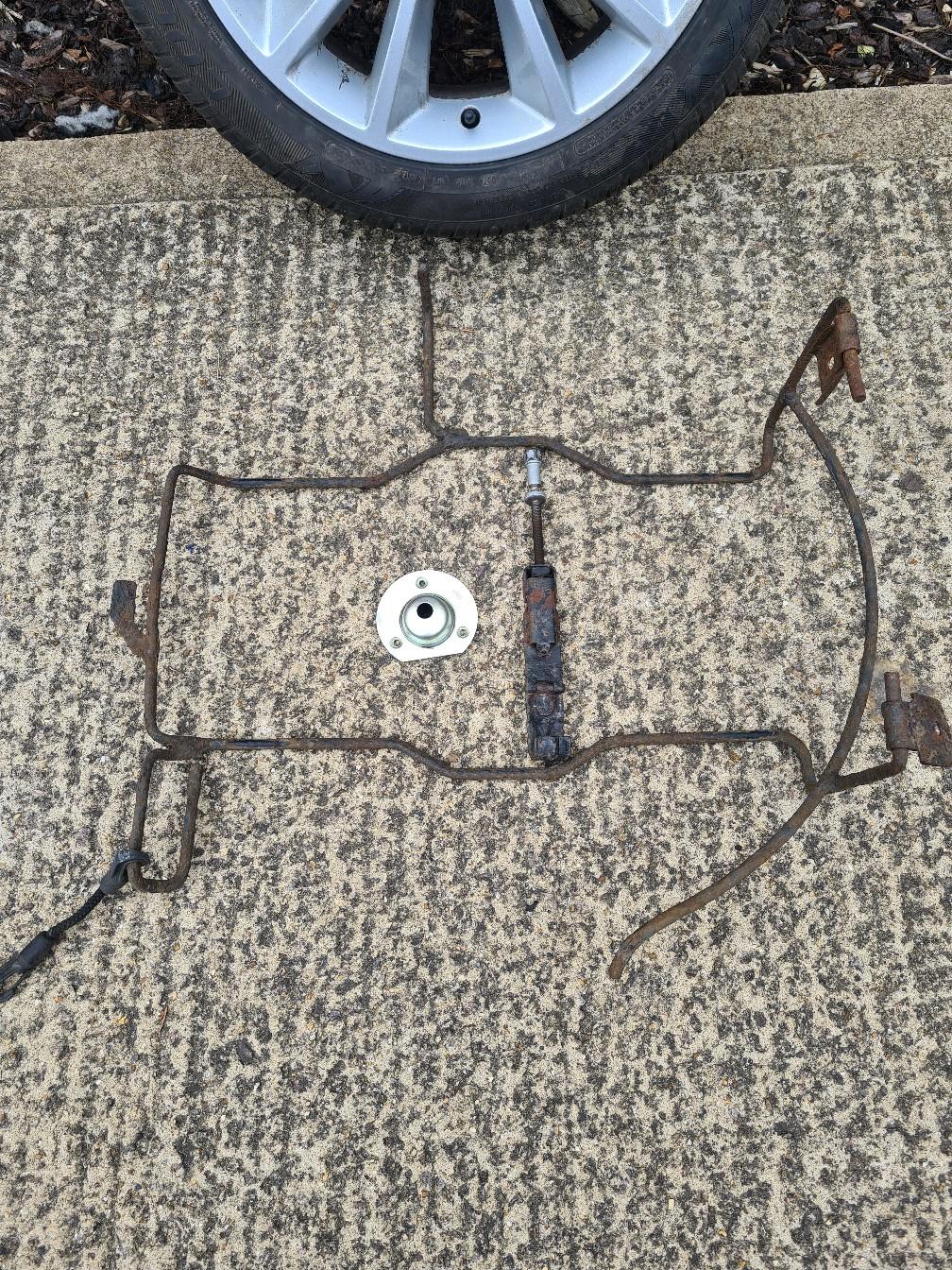 Vauxhall Zafira B spare wheel and carrier in LU4 Farm for £125.00 for