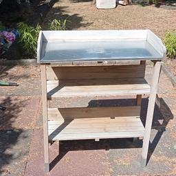 Potting bench, great condition, buyer collects.