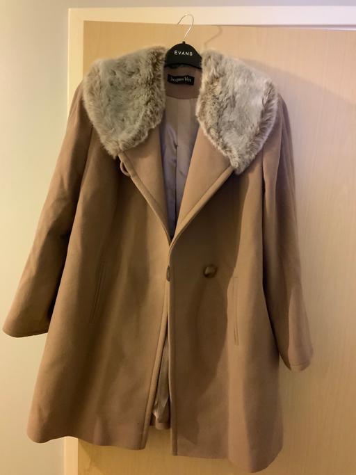 Buy & Sell South West London Lambeth - Photos for Jaques vert fur collar coat