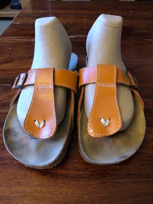 Buy & Sell South East London Crook Log - South East London - Photos for Women’s sandals size 5.