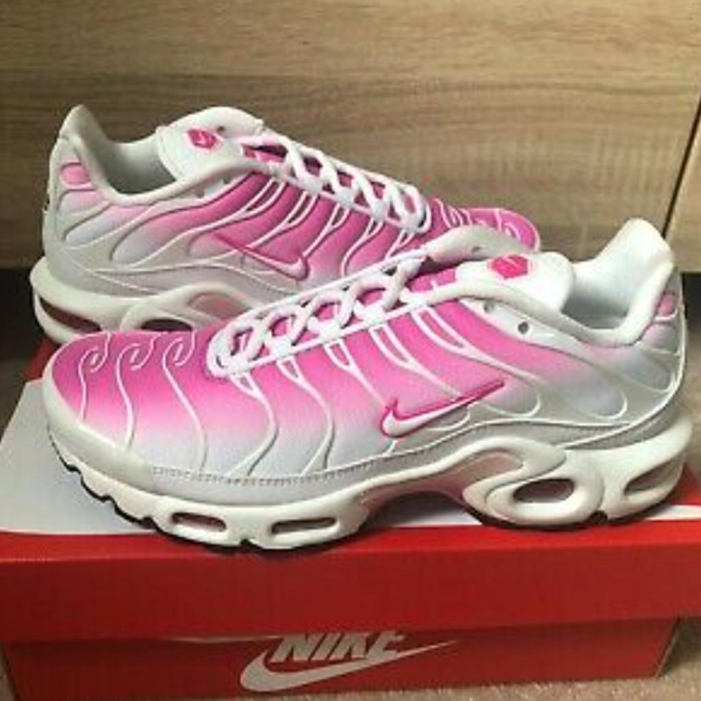 Haifisch nikes rosa on sale