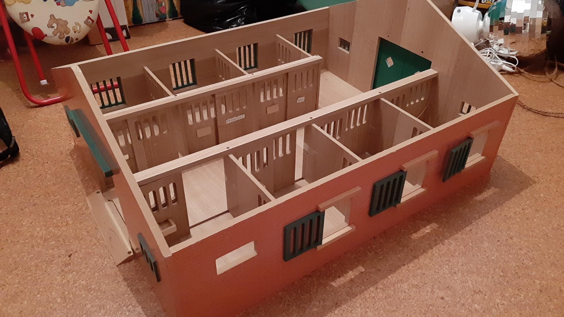  Schleich Pferdestall aus Holz in 6752 Gemeinde Dalaas für € 20,00 zum Illustration 