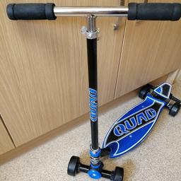 Blue/Black Quad Stunt Scooter
Junior size - 28 inch height which is extendable & 25 inch in length
Only used a handful of times
Very good condition
Collection only