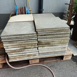 Terrassenplatten zu verschenken
Selbstabholung in Wiesing
50 x 50  es sind 40 Stück