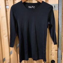 Gr.L 
Basic T-Shirt in der Farbe Schwarz