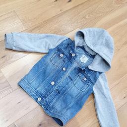 3-4years River Island Boys Jacket
excellent condition
only worn a few times

can combine postage