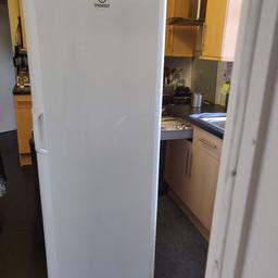 white Indesit tall larder fridge A+ efficiency
used
fridge works but has a tendency to get iced at the back every now and again.
good use for anyone who needs something temporarily/short term
collection only