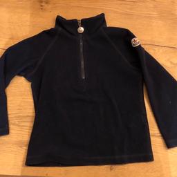 dünner, sehr warmer Fleece-Pullover von Moncler 
-> perfekt zum Skifahren, rodeln,… 
Farbe: dunkelblau 

Privatverkauf/zzgl. Versand!!