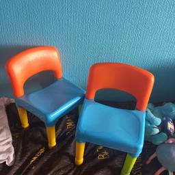 2 plastic kids chairs 
Good condition 
will give a wipe over before selling as they've been in storage 

£2 for both