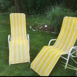 2 Liegestühle, gelb weiß gestreift zu verschenken. Voll funktionionstüchtig aber wurden 2 Sommer verwendet