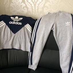 -Matching Adidas T-shirt and bottoms
-Kids
-collection only