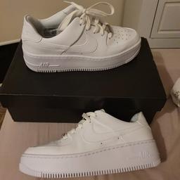 Worn maybe 2 or 3 times so fabulous condition look almost brand new!

Size 5.5.... selling as too narrow for me I'm usually a 5 but a wide fit so I got the 5.5 hoping that would solve the problem but no...I still need wide fit 😅

Bargain at £30 cost me £85😫 comes boxed.

Collection only Long Eaton no time wasters thanks:)