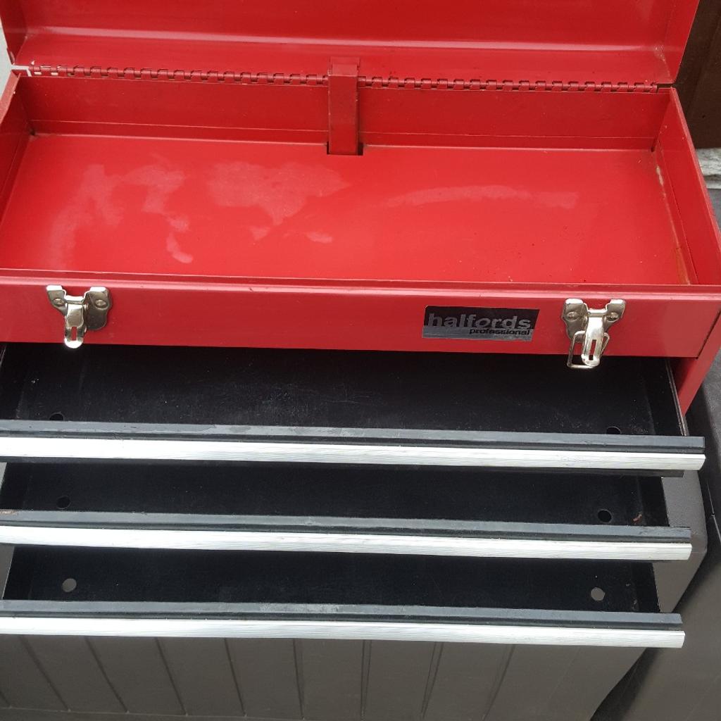 Halfords professional metal toolbox in B63 Dudley for £15.00 for sale