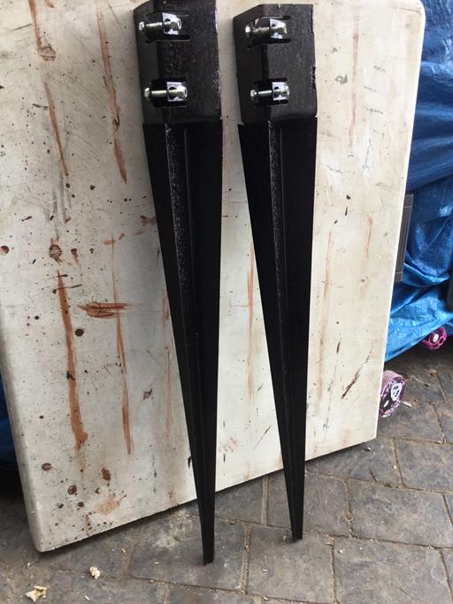 Buy & Sell Surrey Reigate and Banstead - Photos for 75x 75 mm fence support spikes