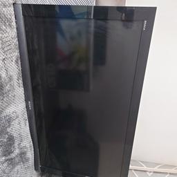 A Sony Bravia 46" flat screen lcd plasma tv. It is black in colour and comes with power cable and a Sony remote, but no stand. Bought a tv smaller in size so we are selling it. I am able to deliver for free in Luton/Dunstable/Houghton Regis area, anywhere else collection only please £40.00 o.n.o