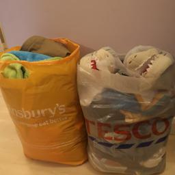 2x bags of 4yr old boys clothes mixed brands, clean, good condition. Clear out. Free, must go. Pick up only, Brentford Area, TW8