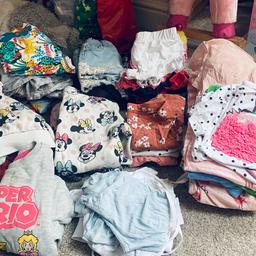 2 bags full of clothes
3-4 years

8 tops
5 long sleeve dresses
6 short sleeve dresses
8 shorts
2 leggings
dungarees
tracksuit
4 jumpers
jacket
7 cycling shorts
6 pairs of pyjamas

minnie mouse/peppa pig/me tumble/super mario etc

collection Sale