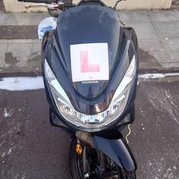 forsale honda pcx 125 cc comes with 2 keys , 2 fobs for alarm as well as all paper work .
has lockbox too 45l and is alarmed as well . has some marks and has under 3000 miles use as dont have time to use the bike . one owner me got on 10/11/2017 fitted new battery last year 