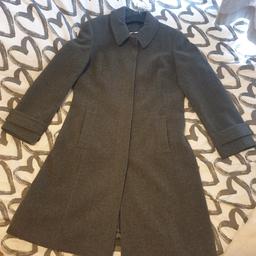 NEW Ladies grey coat size 12
Never worn NEW
Great condition like new