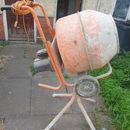 240 Volt cement mixer in good used condition works as it should.