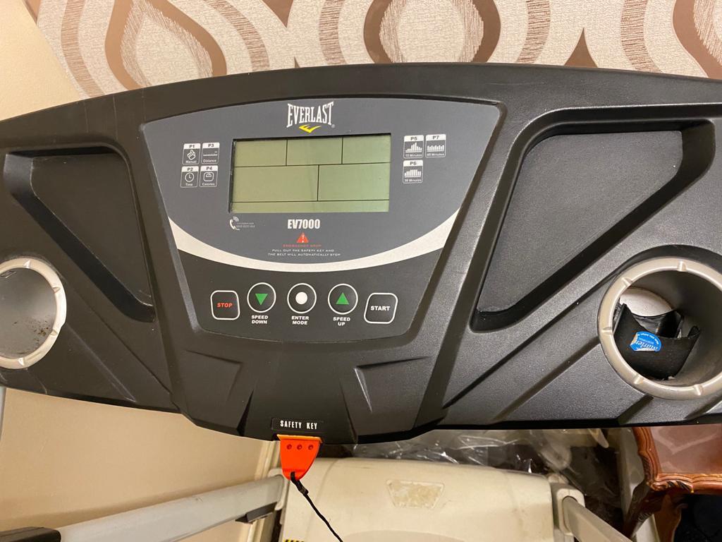 electric Elite EV7000 Everlast treadmill in BD8 Bradford für 65,00