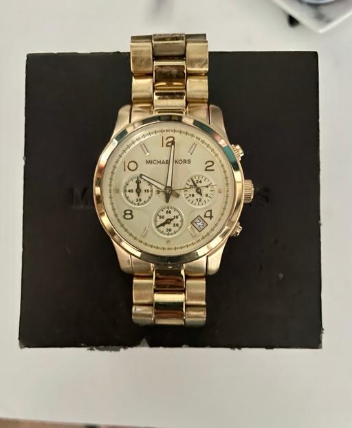 Buy & Sell North London Edmonton - N9 - Photos for Gold Micheal Kors watch