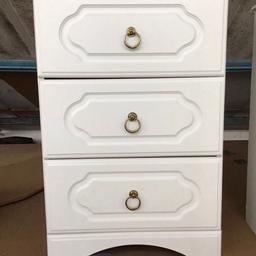 Lovely white dressing table in excellent condition. Also comes with one bedside table. Needs gone ASAP before the end of the month or will take to charity.