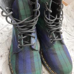 Tartan docs great condition size 7. My daughter had such a growth spurt we have had to move on to the men’s section to get big enough!
These were worn a couple of times. You can see from the sole they’re like new.
Willing to deliver locally