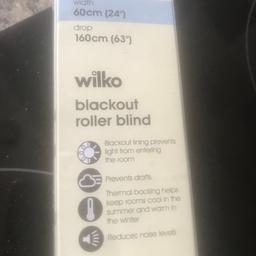 Wilko blackout roller blind
Cream 
Width 60cm - (24in)
Drop 160cm - (63in) 
Never used too small 
Excellent condition