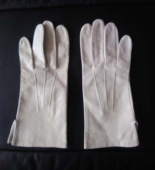 Buy & Sell West London Hillingdon - Photos for Ladies white leather gloves - size 7