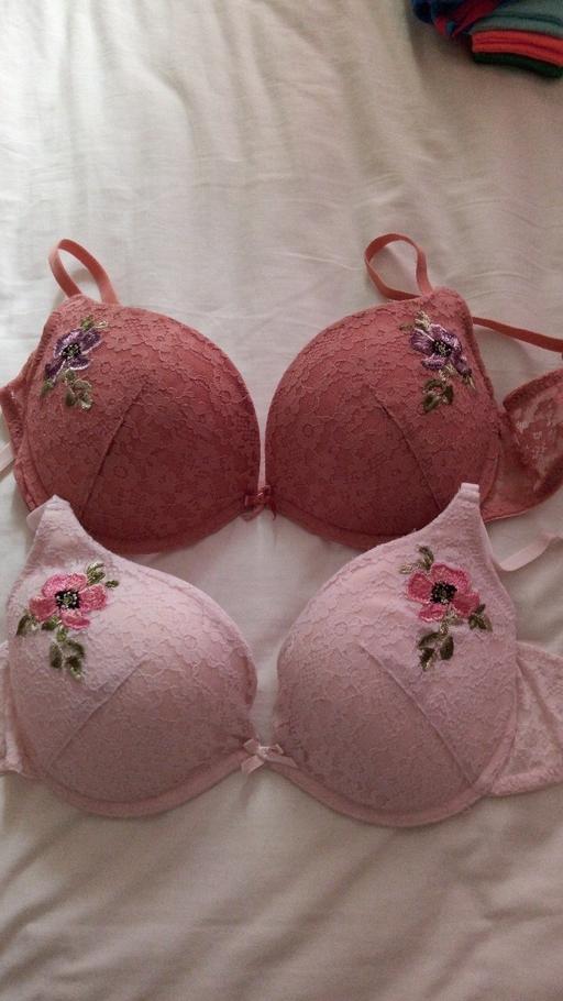 Buy & Sell South Yorkshire Doncaster - Photos for Bras x 2