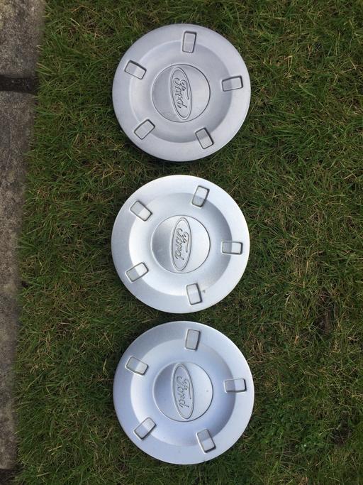 Vehicles South East London Croydon - Photos for Ford Fiesta Mk6 wheel centre caps