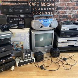 Mixed electronic bundle!
XBOX 360 +WII +BAG OF GAMES 2 X PORTABLE TVS Sony Alarm clocks PLUS MORE
The two TVs work but all rest have not been tested, so selling as spares and repairs.
Still a great deal and money to be made!
