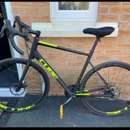 Cube attain pro disc 2019, large frame , antimpuncture kevlar tyres and padded gel seat